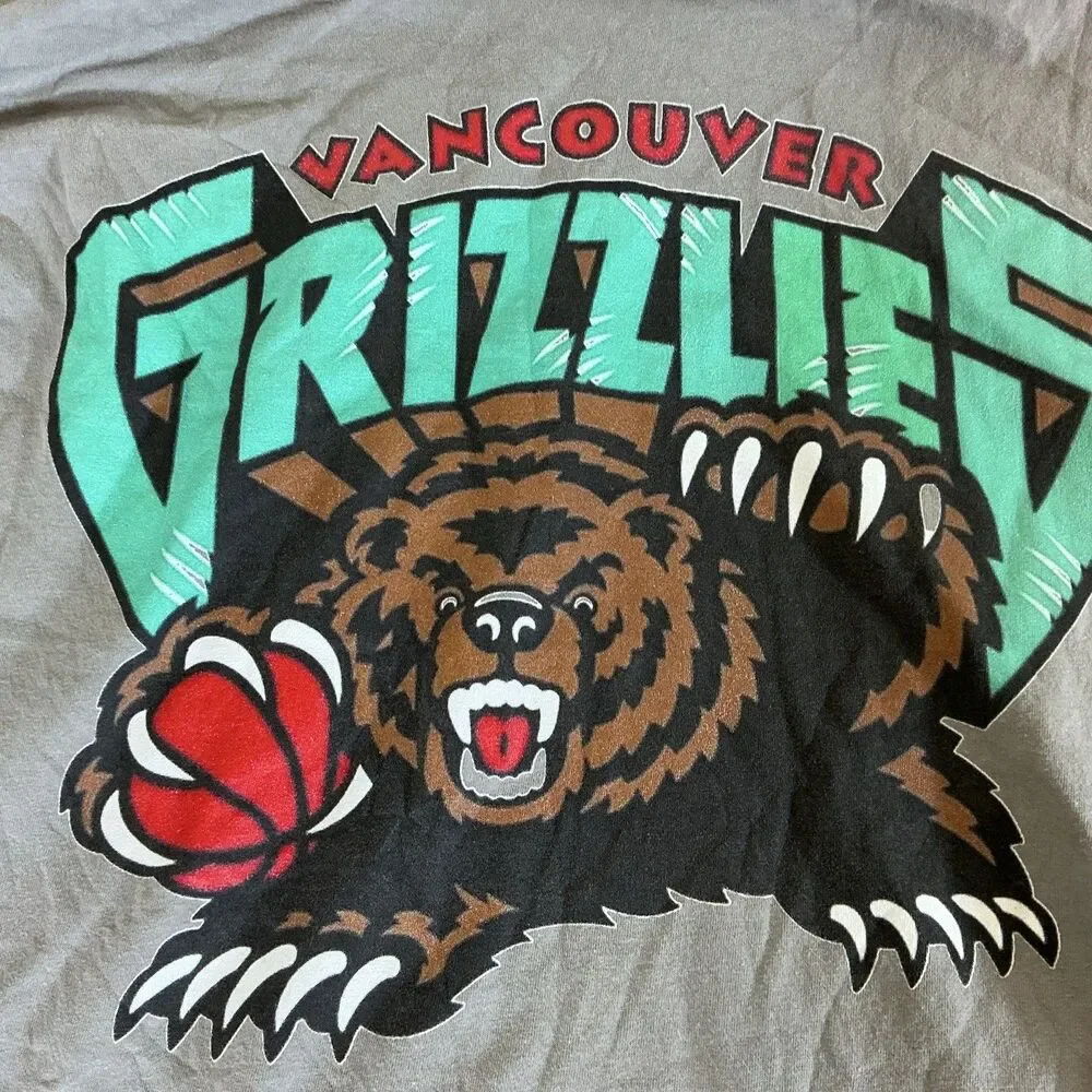 Vancouver Grizzlies XL Gray T Shirt Mens NBA Basketball Shirt Port & Company